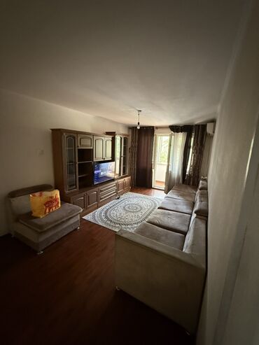 Продажа квартир: 3 комнаты, 70 м², 104 серия, 2 этаж, Косметический ремонт