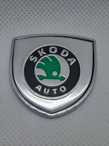 top cars obrenovac polovni automobili: Samolepljivi metalni stiker za automobil - ŠKODA Metalni stiker za