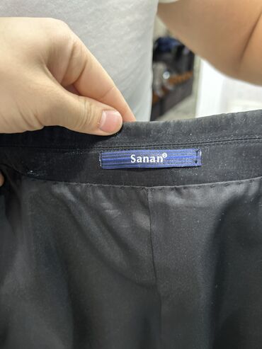 Костюмы: Продается костюм(пиджак+брюки)носили мало,размер 48,производство — 13