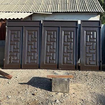 Распашные ворота: Металлические ворота с декоративными элементами и секциями — 21