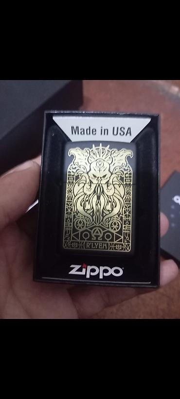 zippo: Zippo çaxmaq – “R’lyeh/Cthulhu” konseptli xüsusi naxış - Brend: Zippo — 1