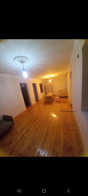 Uzunmüddətli kirayə evlər: 30 kv. m, 3 otaqlı -da lalafo.az — 1 Uzunmüddətli kirayə evlər: 30 kv. m, 3 otaqlı — 1