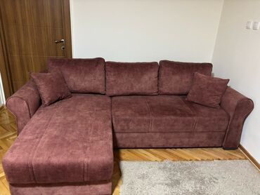 petosed garnitura: Sectional sofas