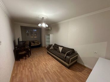 Uzunmüddətli kirayə mənzillər: Həzi Aslanov metrosu yaxınlığı,Gəncə pr,Xəzər univermağı ilə üzbəüz,5 — 2