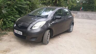 тайта камри: Toyota Yaris: 2009 г., 1 л, Механика, Бензин, Хетчбек