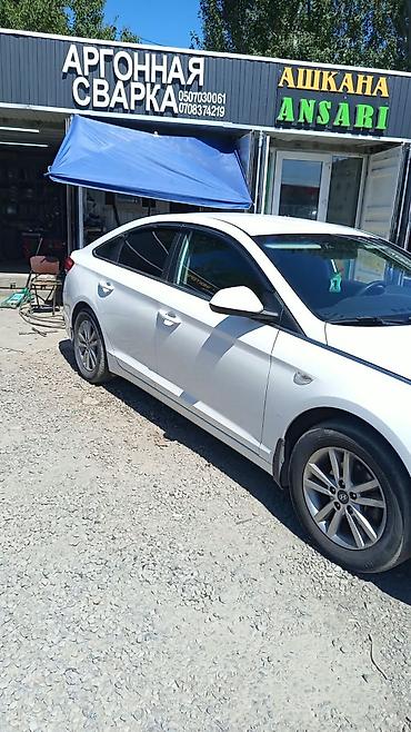 идеальном: Hyundai Sonata, белый седан, кузов LF. Основные характеристики: - — 2
