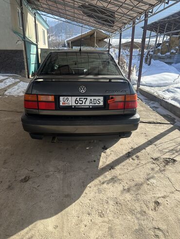 Volkswagen: Volkswagen Vento: 1992 г., 2 л, Механика, Бензин, Седан