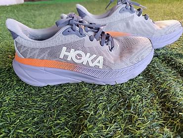 Na prodaju original ženske Hoka Challenger ATR 7 patike u