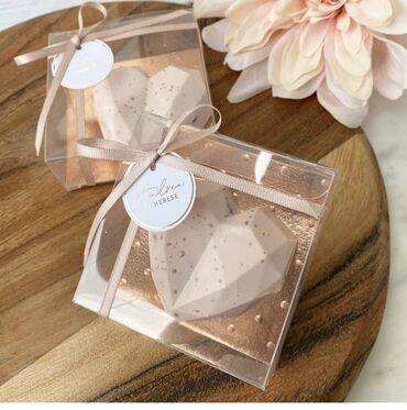 Yeni il oyuncaqları və bəzəkləri: Həndəsi ürək formalı, zərif detallarla bəzədilmiş, dekorativ qutularda -da lalafo.az — 3 Yeni il oyuncaqları və bəzəkləri: Həndəsi ürək formalı, zərif detallarla bəzədilmiş, dekorativ qutularda — 3