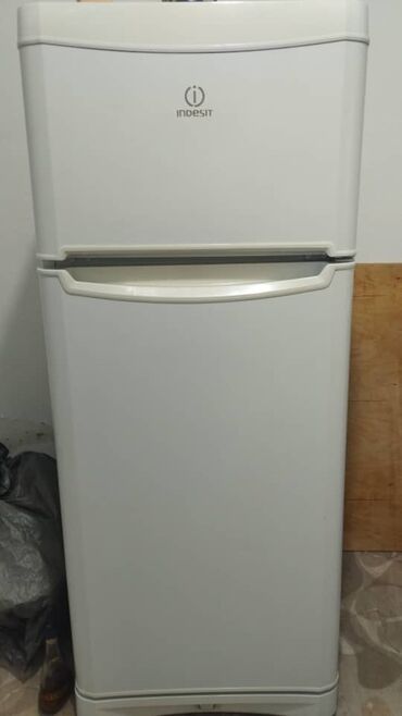 Другая бытовая техника: Продаю холодильник, состояние отличное размер 60ка 1.44