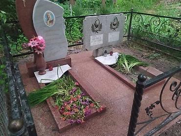 Ритуальные услуги: Изготовление оградок, Облицовка надгробий, Чистка могил | Металл, Мрамор, Дерево | Установка, Оформление — 23
