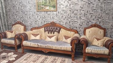 Ev üçün digər mebel: İşlənmiş, Klassik divan, Divan, Bazasız, Açılmayan