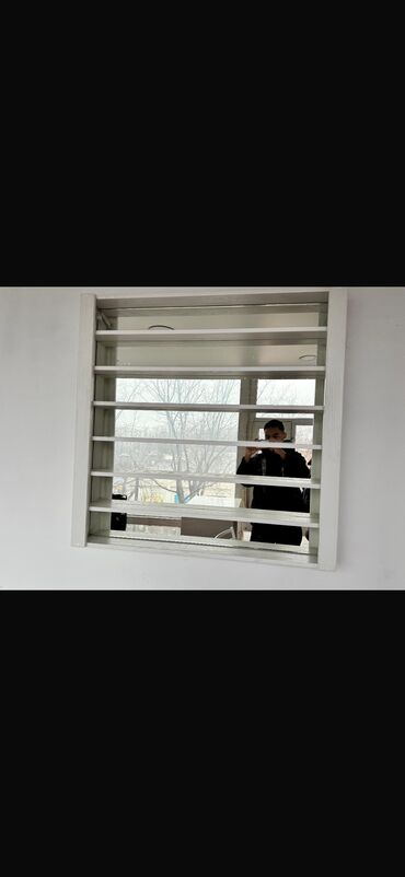 Полки для вещей и одежды: Полка для вещей и одежды, Б/у, Дерево, Самовывоз
