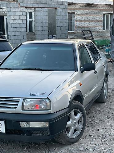 бампер на венту: Volkswagen Vento: 1994 г., Седан — 4