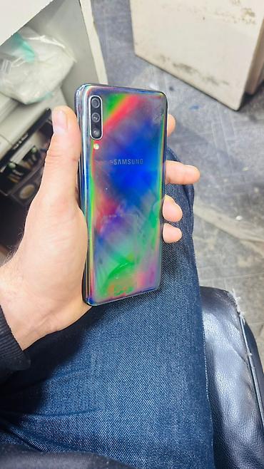 galaxy a50: Samsung Galaxy A50, Barmaq izi — 2