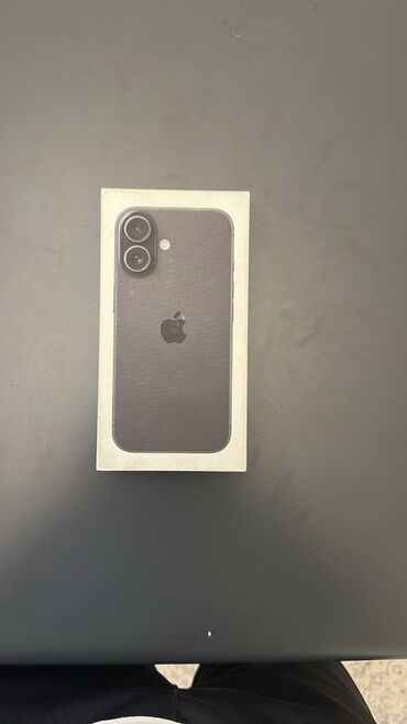 sade telfon: IPhone 16, Qara