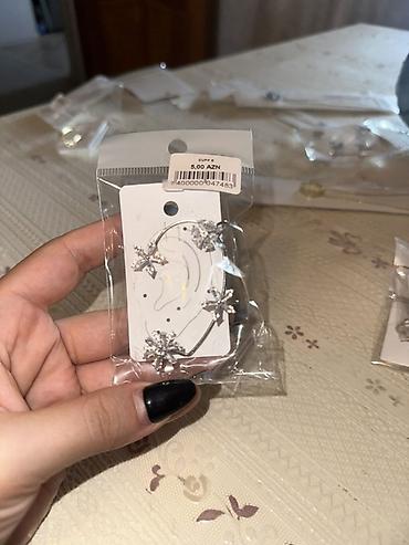 uzukler type 1 per page 40: Gümüşü rəngdə qulaq manjeti (ear cuff) dəsti. - Dizayn: İki müxtəlif — 2
