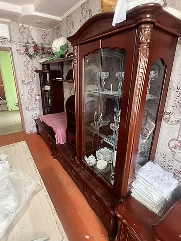 standing mirror: Классическая стенка в гостиную из массива/МДФ под махагон (набор — 1