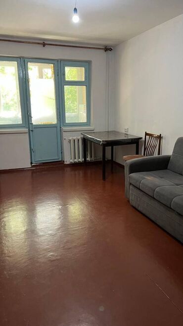 3 комнатная квартира 104 серии бишкек: 2 комнаты, 42 м², 104 серия, 2 этаж, Старый ремонт