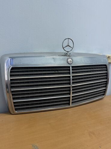 кожаный салон мерседес 124: Решетка радиатора Mercedes-Benz 1992 г., Б/у, Оригинал