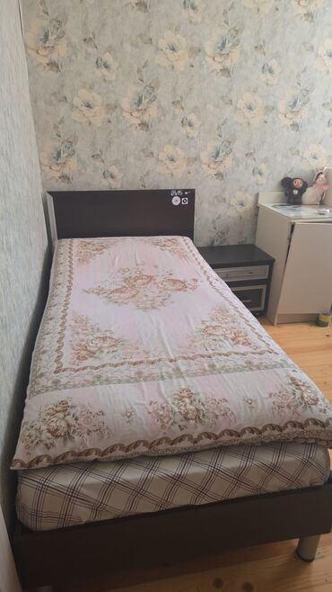 Rəflər: İşlənmiş, Təknəfərlik çarpayı, Bazasız, Matras ilə, Siyirməsiz