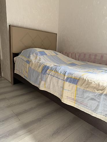 lovhe satilir: Bir nəfərlik çarpayı - Ölçü: təxmini 90x200 sm (standart single) - — 4
