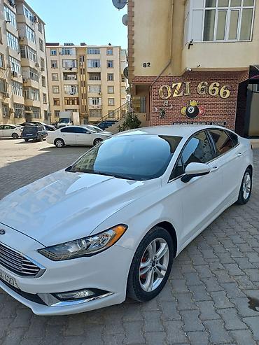 fujin: Ford Fusion sedan – ağ rəngdə, geniş və komfortlu salon — 4