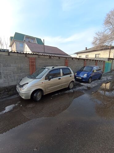 Легковой транспорт: Сдаю в аренду: Легковое авто, Частная аренда