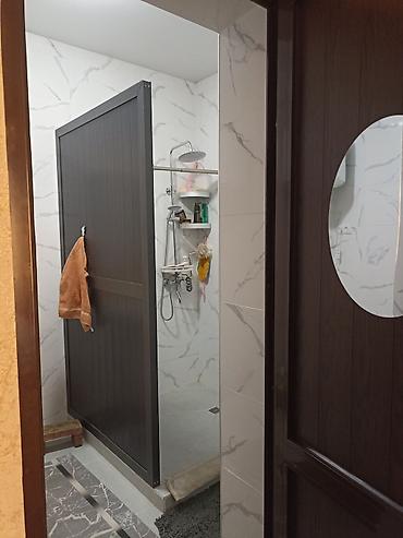 Продажа коттеджей и домов: Манас (Жалал-Абад) шаарынын борборунан жаңы бүткөн үй сатылат, 5 — 16