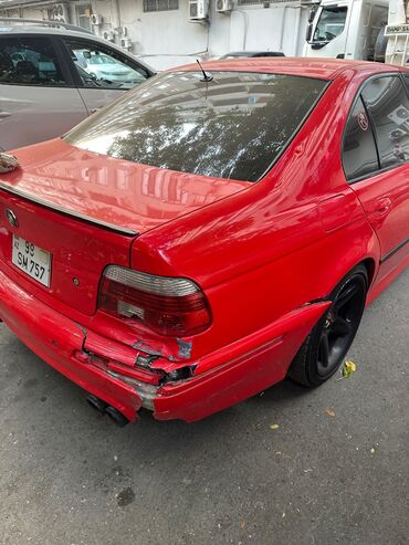 Baqajniklər: BMW 540, 2002 il, Ünvandan götürmə