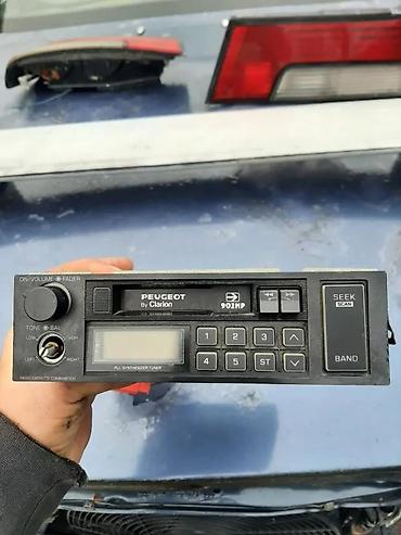 elektronska: CLARION PEUGEOT ISPRAVAN | Dobro stanje fali samo jedno dugme kao — 4