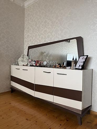 iskaf: Mebel: Geniş güzgülü bufet/komod Demək olar işlənməyib. Yenidən — 1