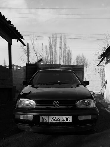 токмок продажа: Volkswagen Golf: 1993 г., 1.8 л, Механика, Бензин, Хетчбек