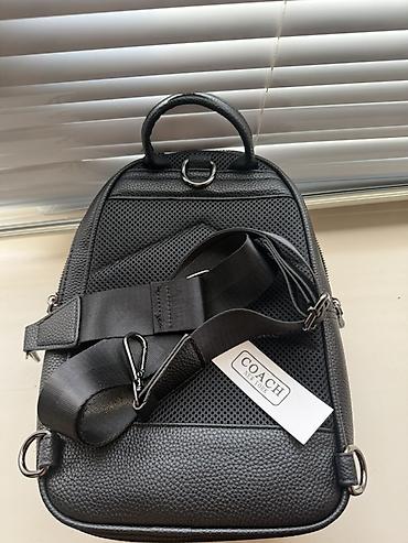 Рюкзаки: Сумка Coach Компактная барсетка из черной фактурной кожи с тисненным — 10