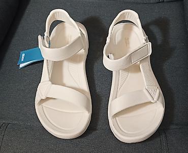 bata usce: Skejt/trek sandale Sprandi – bele, nove,nikad nosene 42. Izlivene od — 2