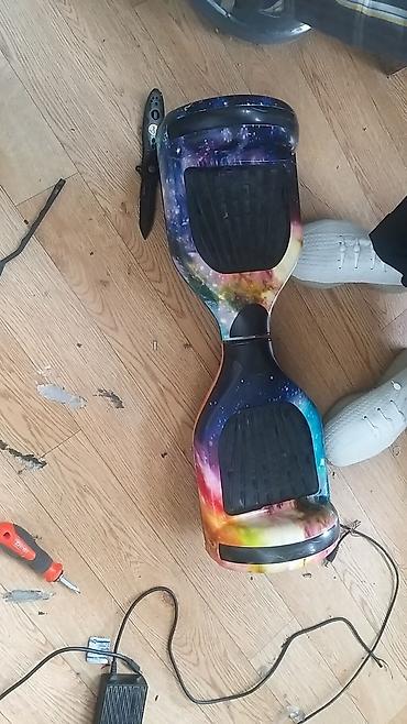 Giroskuterlər: Galaxy dizaynlı hoverboard (özünü tarazlayan skuter) Xüsusiyyətlər: - — 4