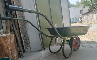 куплю старые вещи: Тачка (советского производства) в хорошем состоянии