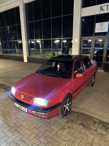 балыкчы автомобили: Volkswagen Vento: 1995 г., 1.8 л, Механика, Бензин, Седан