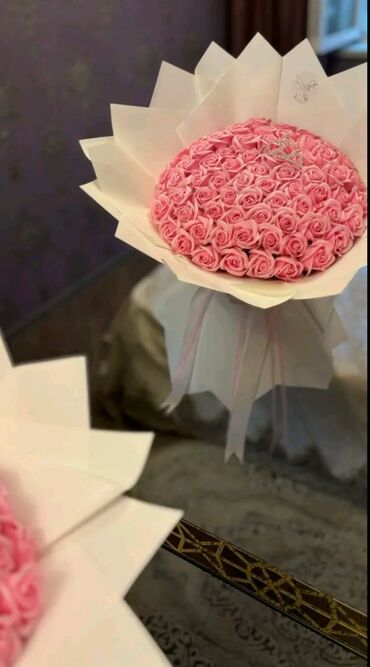 Süni güllər: Her bir zovge uygun buketler hazirlanir.Hem sabundan, hem lentden, hem — 24