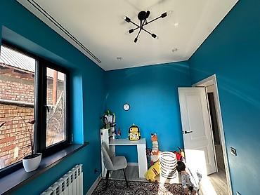 Продажа коттеджей и домов: Просторная кухня‑гостиная и комната с современным ремонтом. Кухня: - — 6