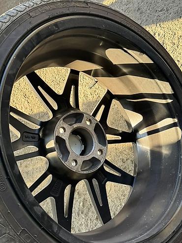 velo disk: Yüngül lehimli disk və qara rəng, ön səthdə gümüş tonlu frezeli — 2