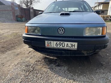 Volkswagen: Volkswagen Passat: 1989 г., 1.8 л, Механика, Бензин, Универсал