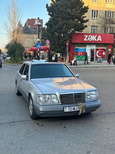 buick century 2.2: Mercedes-Benz E 220: 2.2 л | 1994 г. Седан