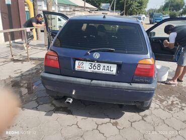Volkswagen: Volkswagen Golf: 1994 г., 1.6 л, Механика, Бензин, Седан