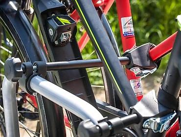 formula 1: Eufab BIKE TWO – nosač za 2 bicikla za kuku vučnog vozila - Montaža — 7