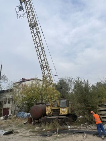 двигатель на погрузчик: Пневмокран КС 4361 грузоподьемность 16 тн. Полностью на ходу. Цена 15$