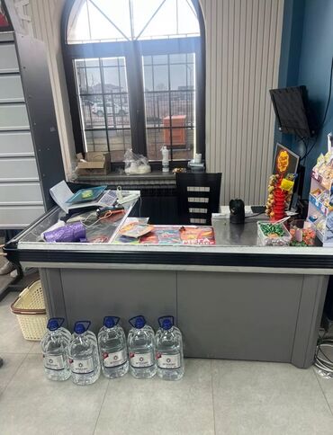 купить кассовый аппарат онлайн: Срочно продаю кассовый стол для магазина