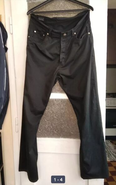 pantalone i patike: Pantalone, L (EU 52), bоја - Crna