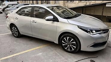 i 8: Toyota Corolla: 2019 г., 1.8 л, Вариатор, Гибрид, Седан — 4