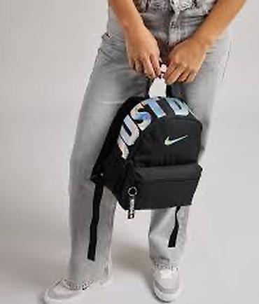 traka za trcanje kupujem: Nike Brasilia JDI Mini Backpack 11L Black Black Holographic DR6091 — 3